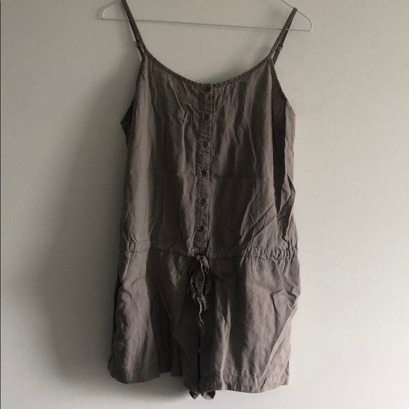 Forever 21 Tan Linen Romper with pockets - Picture 1 of 4